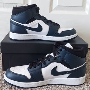 NWT Air Jordan 1 Mid Armory Navy/White-Black size 9.5